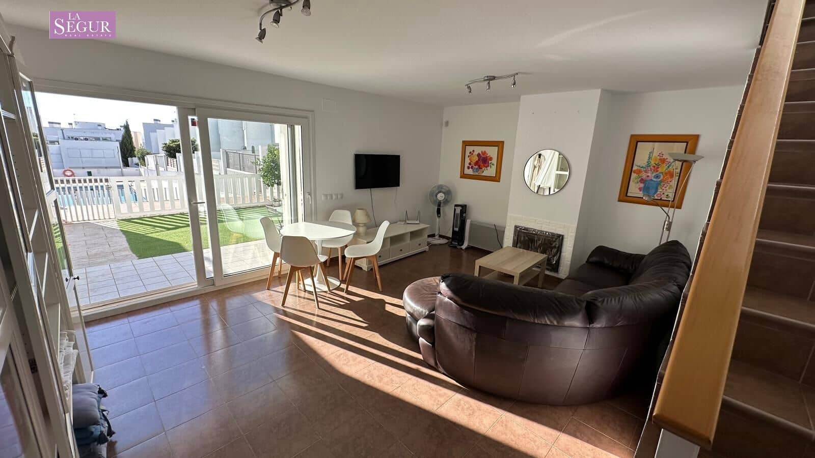 Adosado de 3 habitaciones en Conil de la Frontera en venta con piscina - 377.000 € (Ref: 9228806)