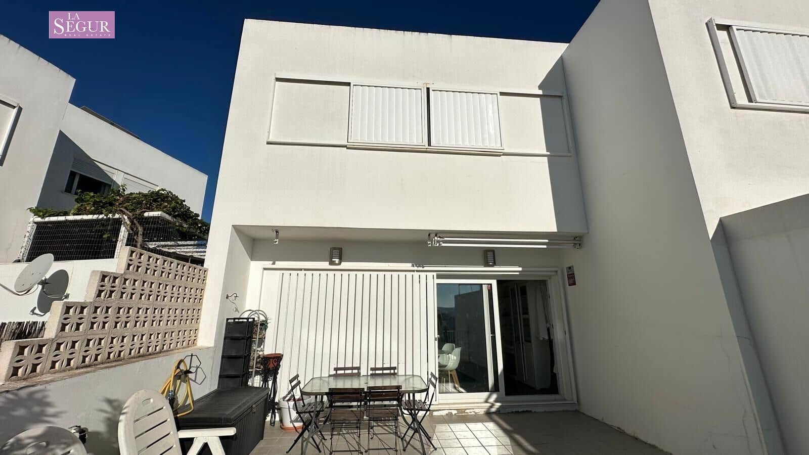 Adosado de 3 habitaciones en Conil de la Frontera en venta con piscina - 377.000 € (Ref: 9228806)