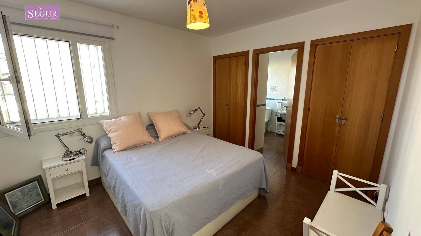 Adosado de 3 habitaciones en Conil de la Frontera en venta con piscina - 377.000 € (Ref: 9228806)