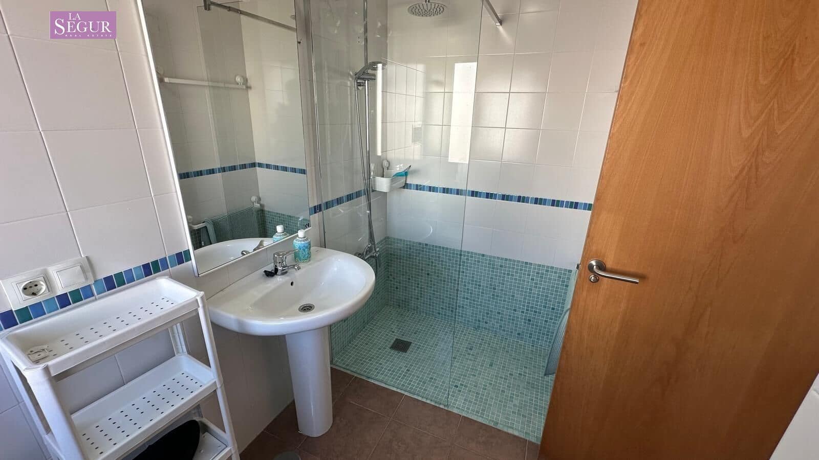 Adosado de 3 habitaciones en Conil de la Frontera en venta con piscina - 377.000 € (Ref: 9228806)