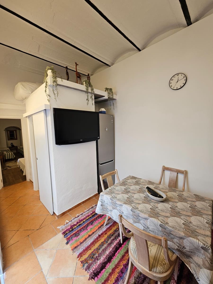 3 bedroom Apartment for sale in Vejer de la Frontera - € 170,000 (Ref: 9232830)