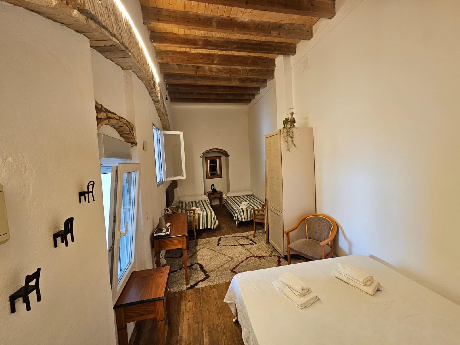 3 bedroom Apartment for sale in Vejer de la Frontera - € 165,000 (Ref: 9232830)