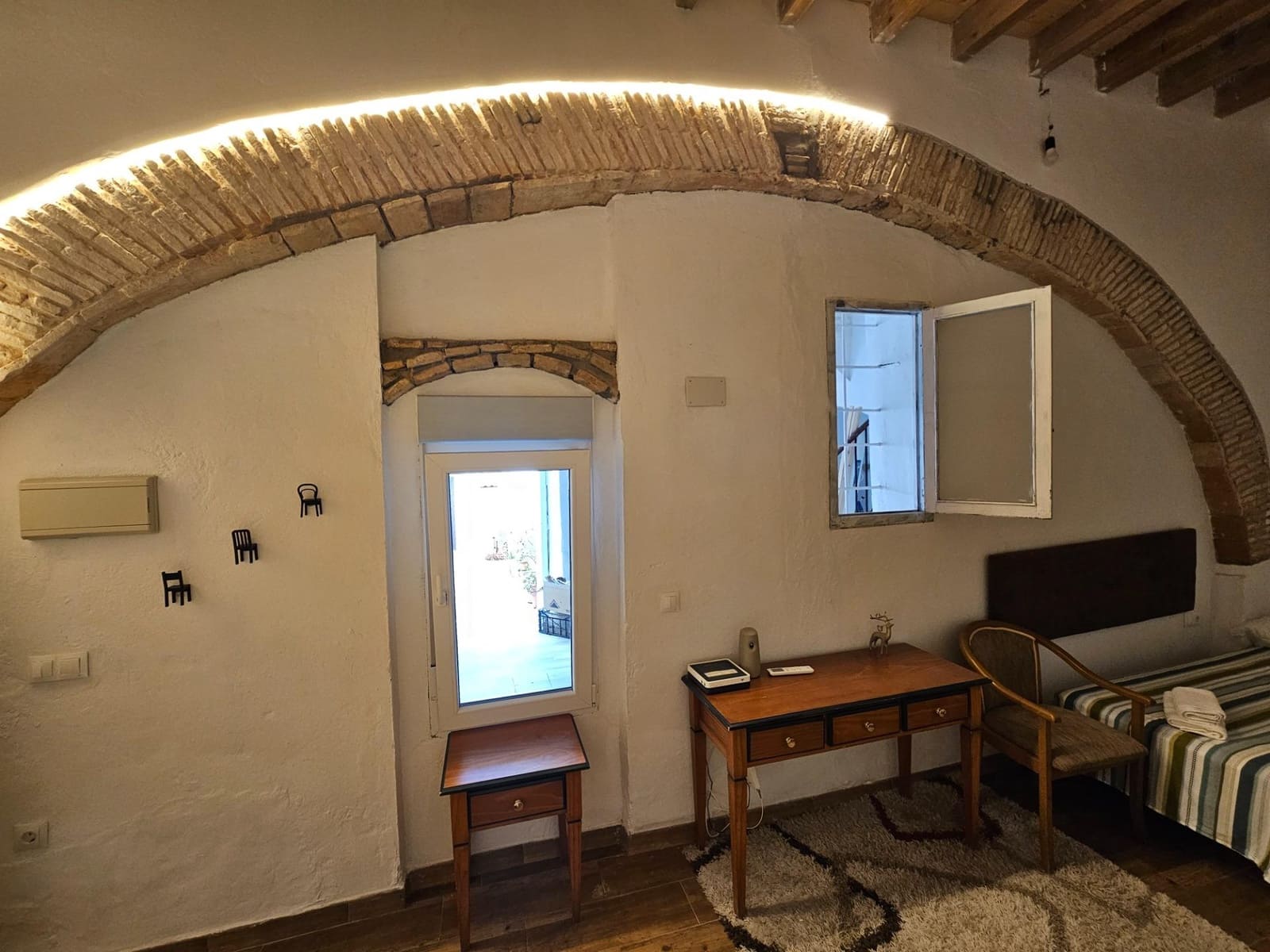 3 bedroom Apartment for sale in Vejer de la Frontera - € 165,000 (Ref: 9232830)