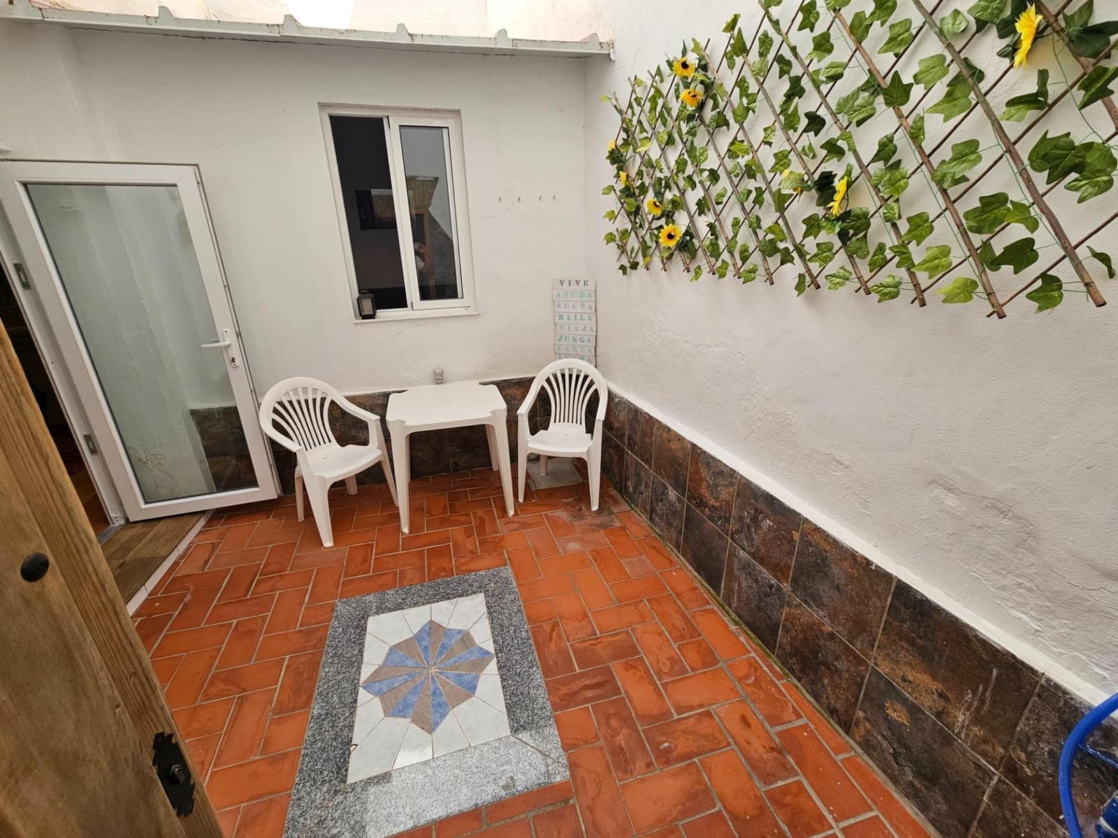 3 bedroom Apartment for sale in Vejer de la Frontera - € 165,000 (Ref: 9232830)