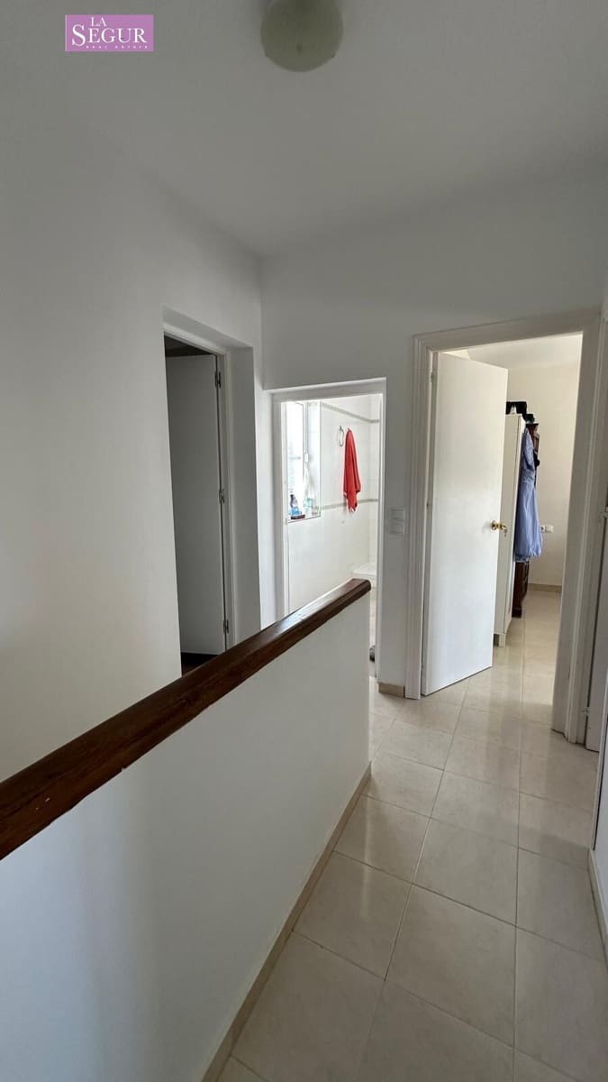 4 slaapkamer Halfvrijstaande villa te koop in Conil de la Frontera - € 585.000 (Ref: 9236829)