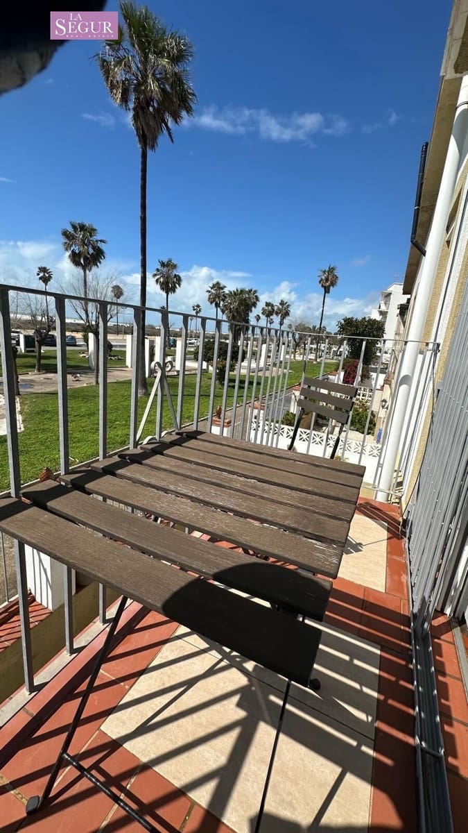 4 slaapkamer Halfvrijstaande villa te koop in Conil de la Frontera - € 585.000 (Ref: 9236829)