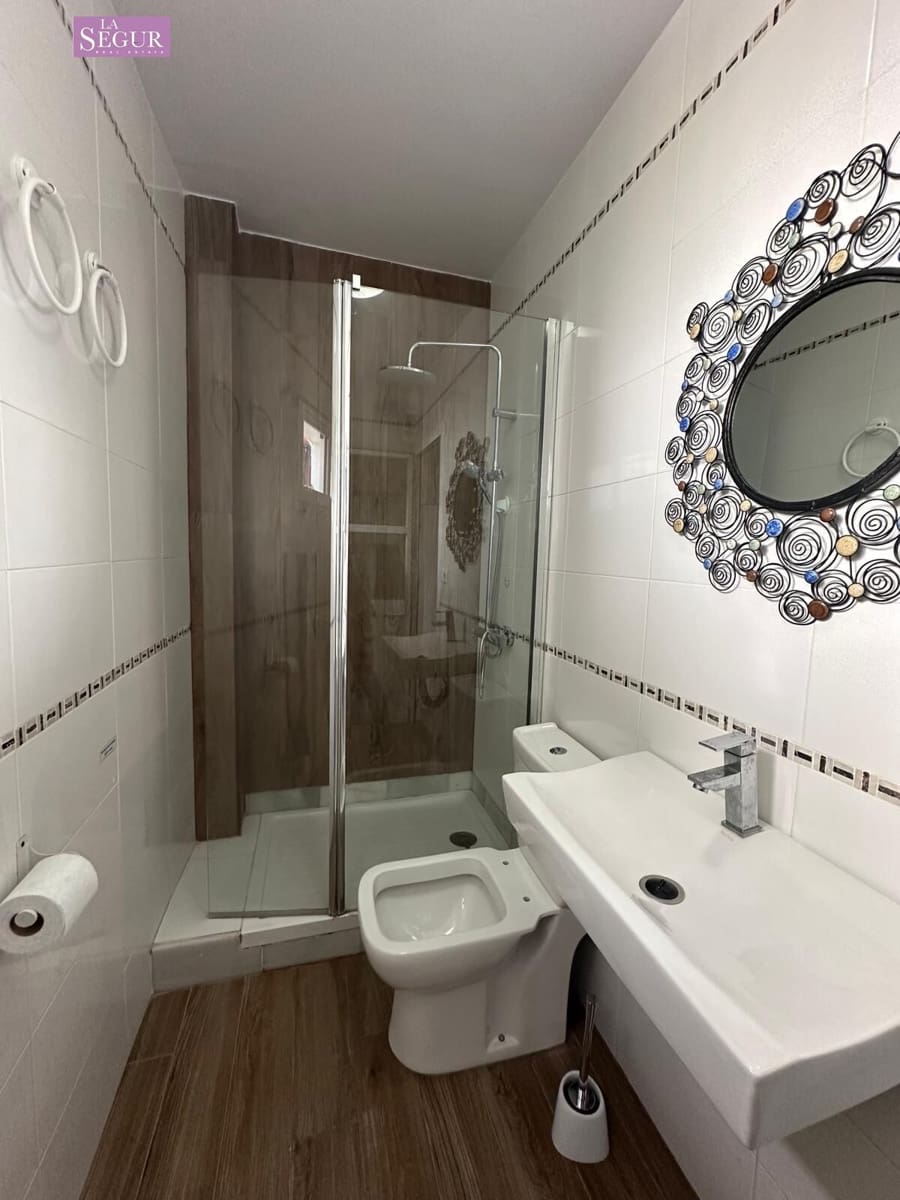 4 slaapkamer Halfvrijstaande villa te koop in Conil de la Frontera - € 585.000 (Ref: 9236829)