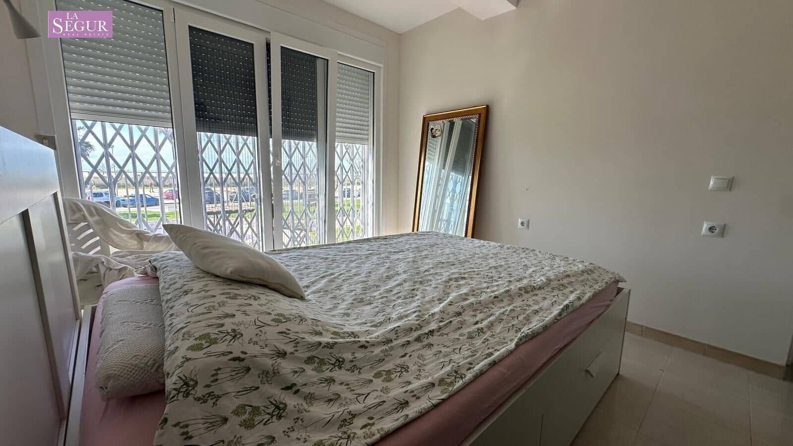 4 slaapkamer Halfvrijstaande villa te koop in Conil de la Frontera - € 585.000 (Ref: 9236829)