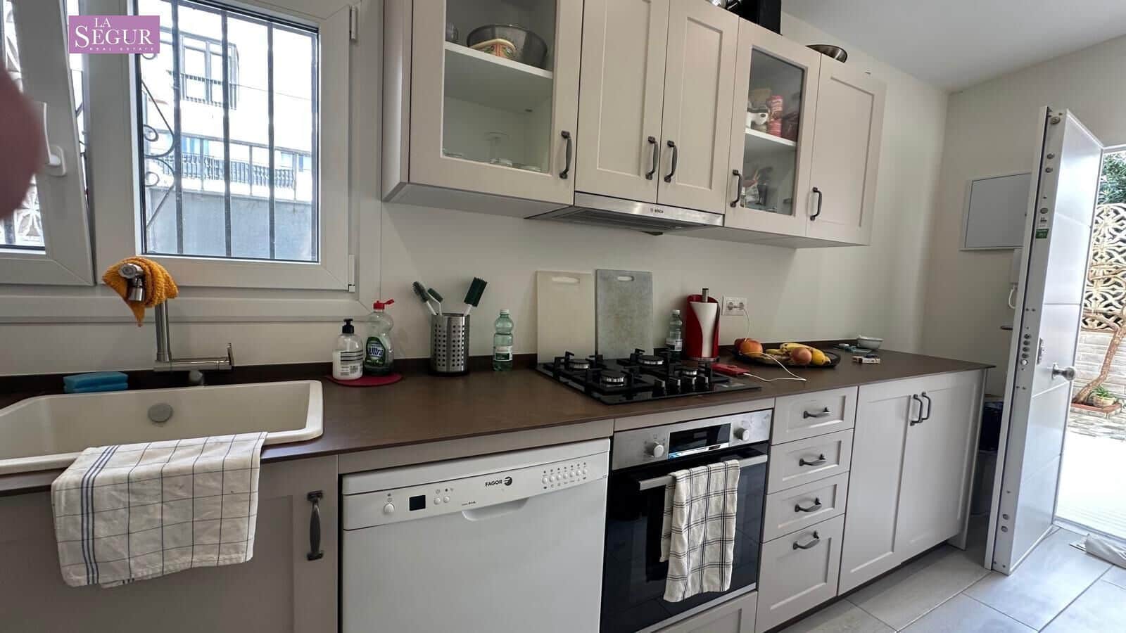 4 slaapkamer Halfvrijstaande villa te koop in Conil de la Frontera - € 585.000 (Ref: 9236829)