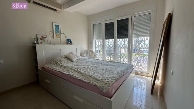 4 slaapkamer Halfvrijstaande villa te koop in Conil de la Frontera - € 585.000 (Ref: 9236829)