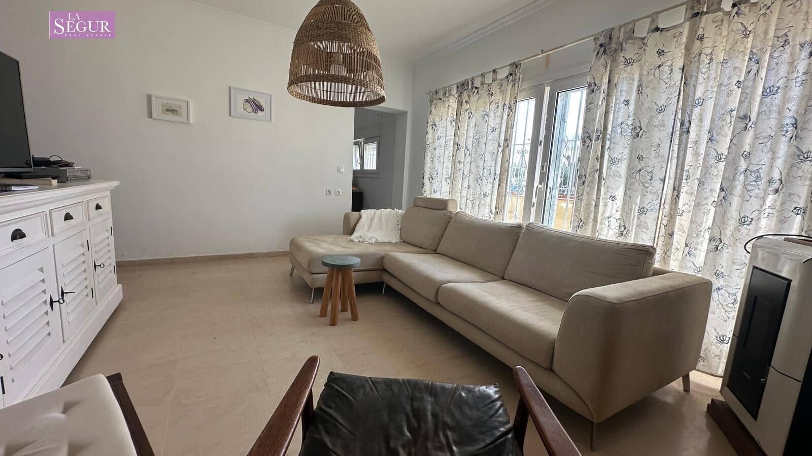 4 slaapkamer Halfvrijstaande villa te koop in Conil de la Frontera - € 585.000 (Ref: 9236829)