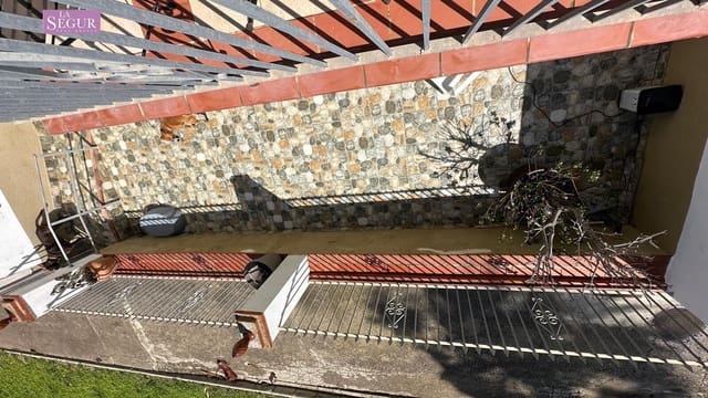 4 slaapkamer Halfvrijstaande villa te koop in Conil de la Frontera - € 585.000 (Ref: 9236829)