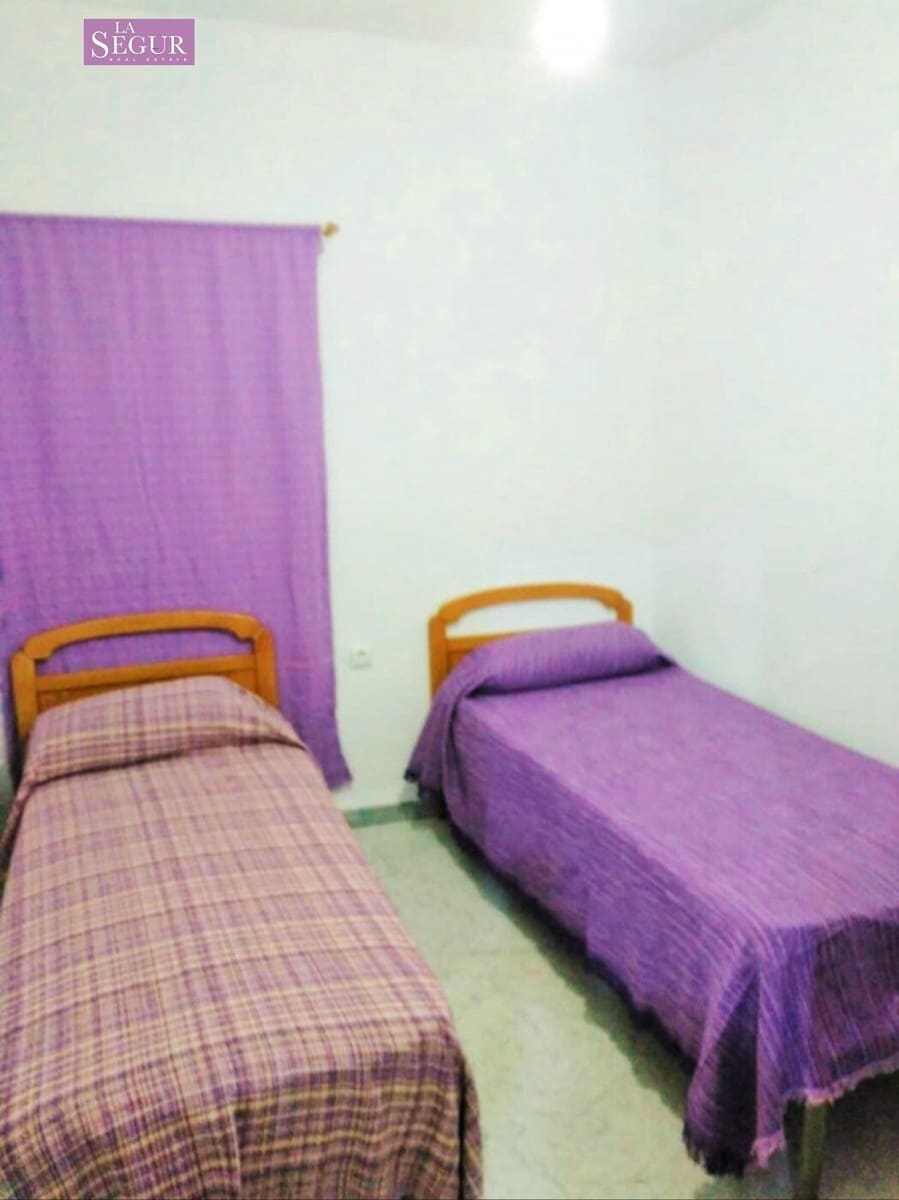 2 bedroom Apartment for sale in Conil de la Frontera - € 195,000 (Ref: 9321834)