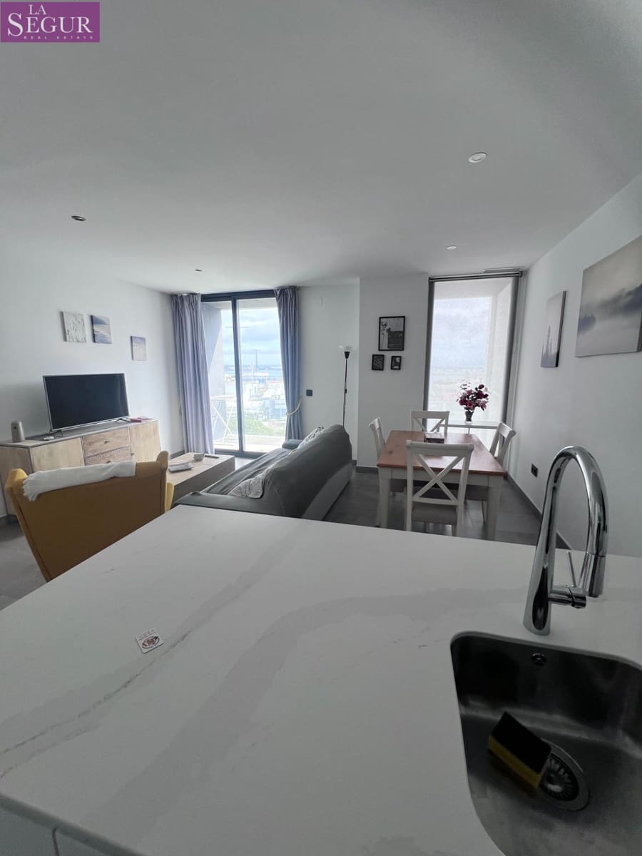 2 bedroom Flat for rent in Cadiz city - € 1,400 (Ref: 9349465)