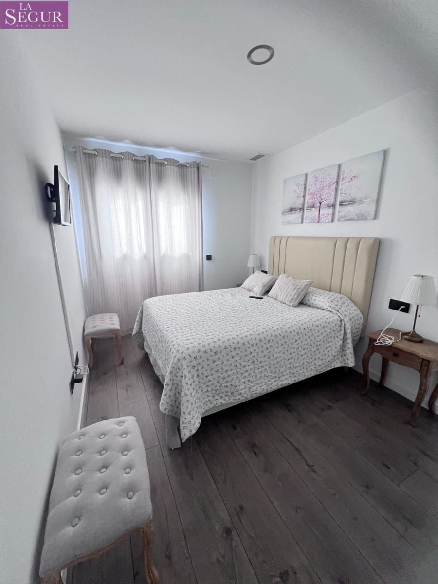 2 bedroom Flat for rent in Cadiz city - € 1,400 (Ref: 9349465)