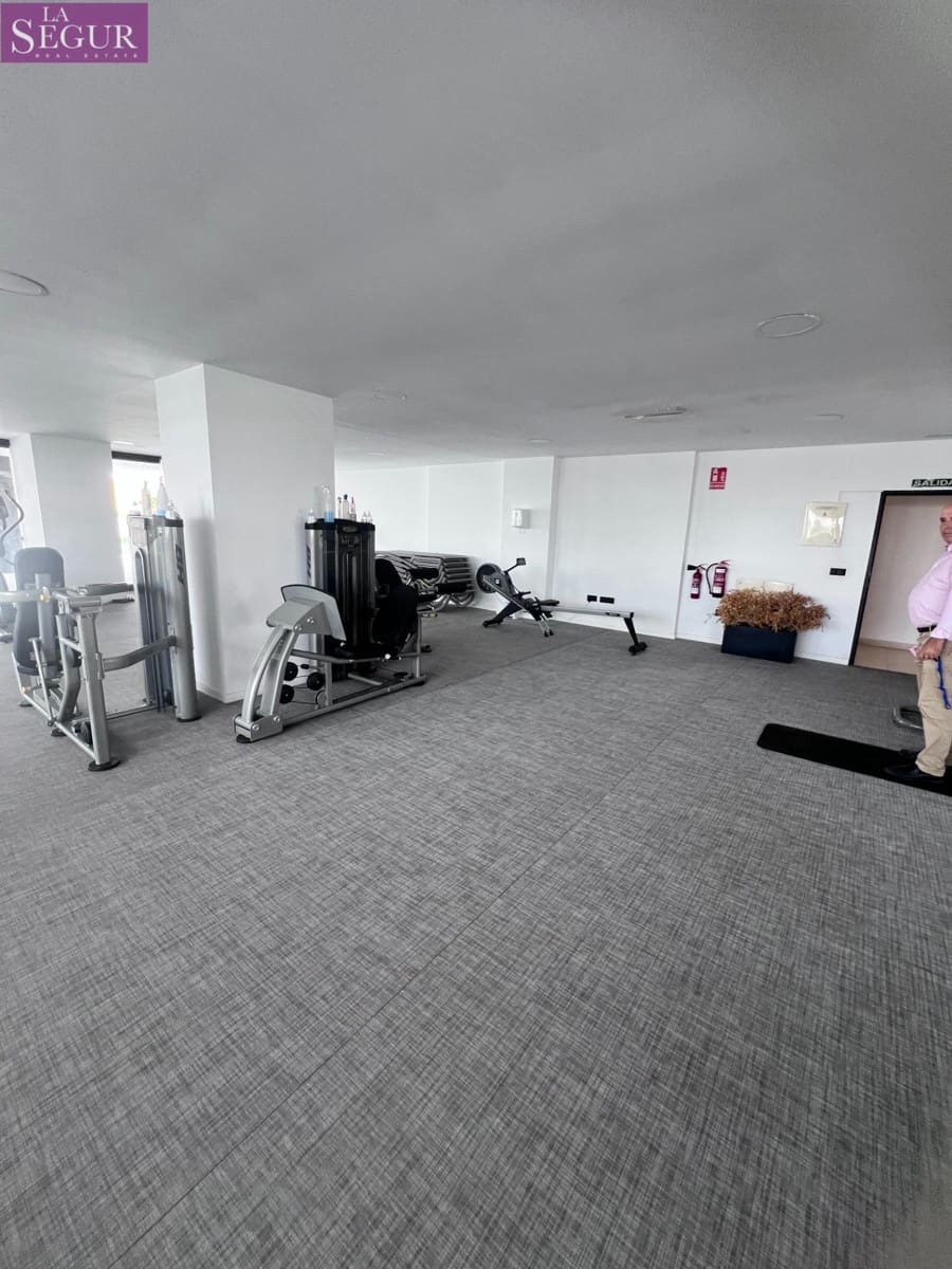 2 bedroom Flat for rent in Cadiz city - € 1,400 (Ref: 9349465)