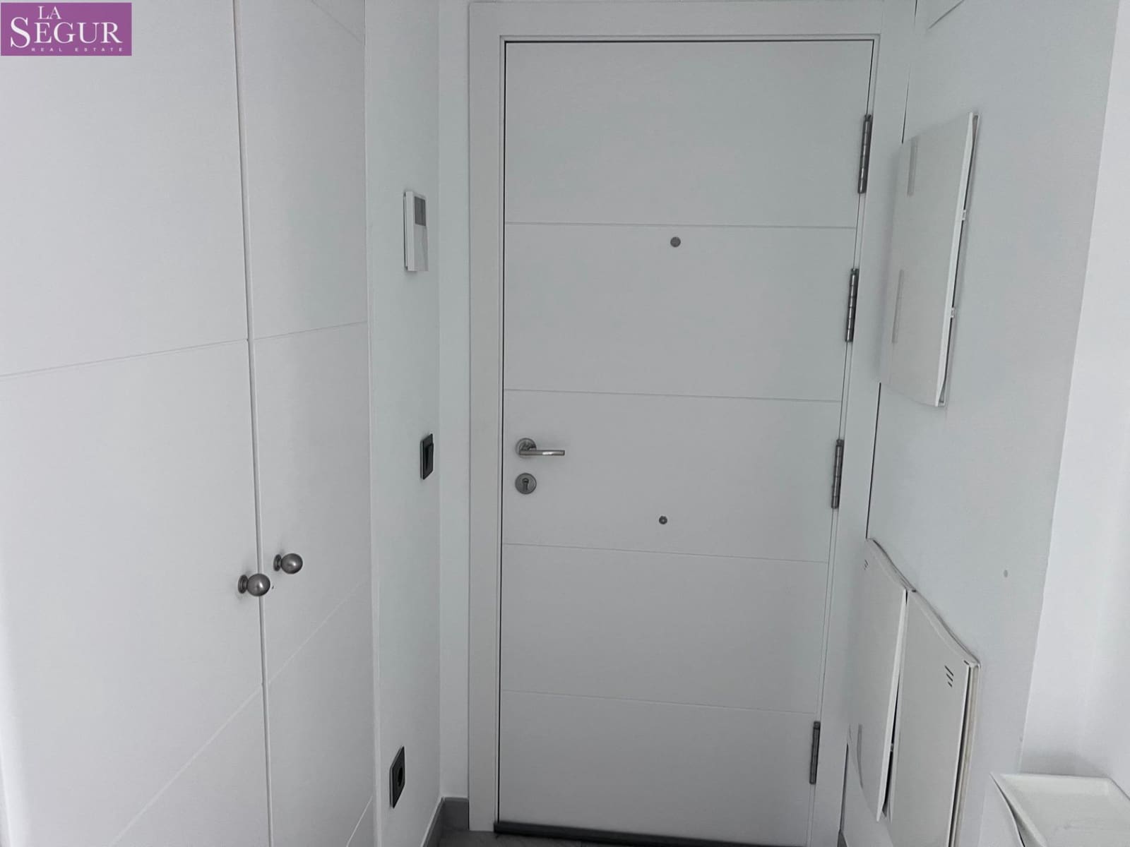 2 bedroom Flat for rent in Cadiz city - € 1,400 (Ref: 9349465)