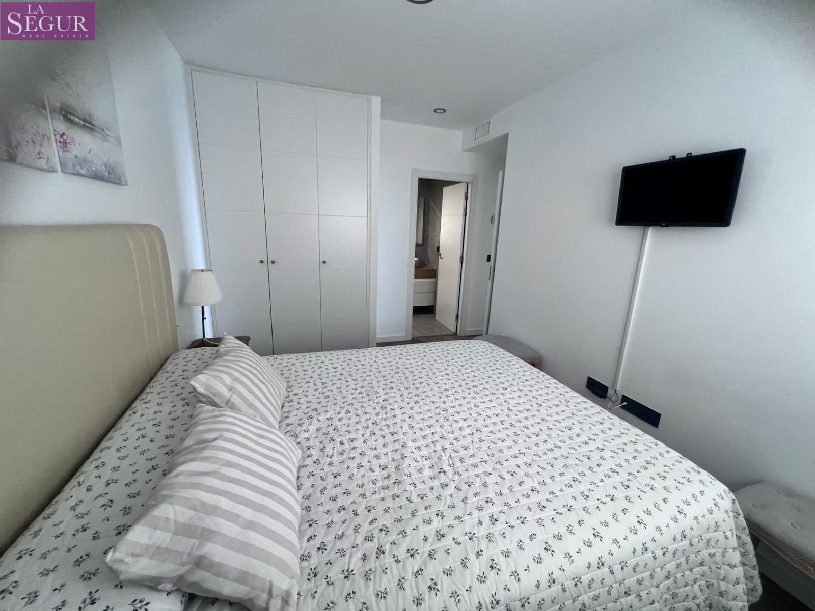 2 bedroom Flat for rent in Cadiz city - € 1,400 (Ref: 9349465)