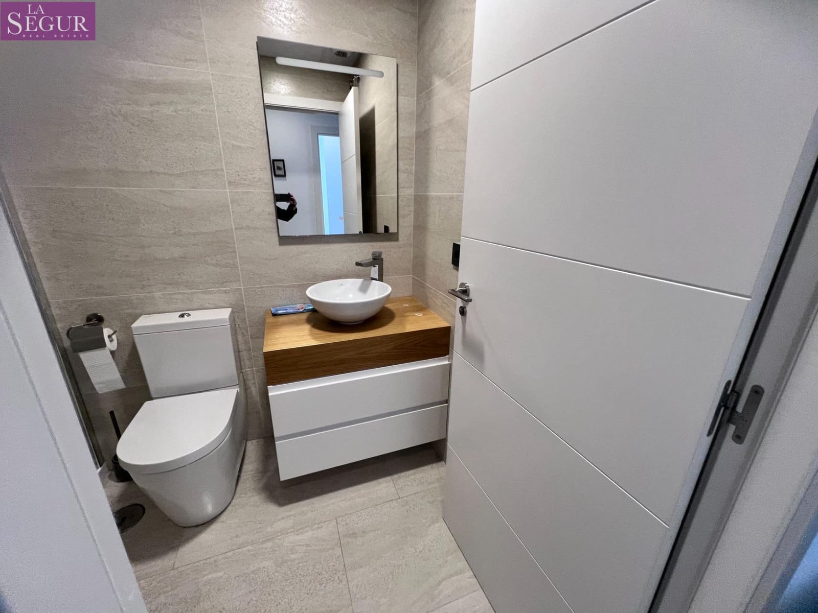 2 bedroom Flat for rent in Cadiz city - € 1,400 (Ref: 9349465)