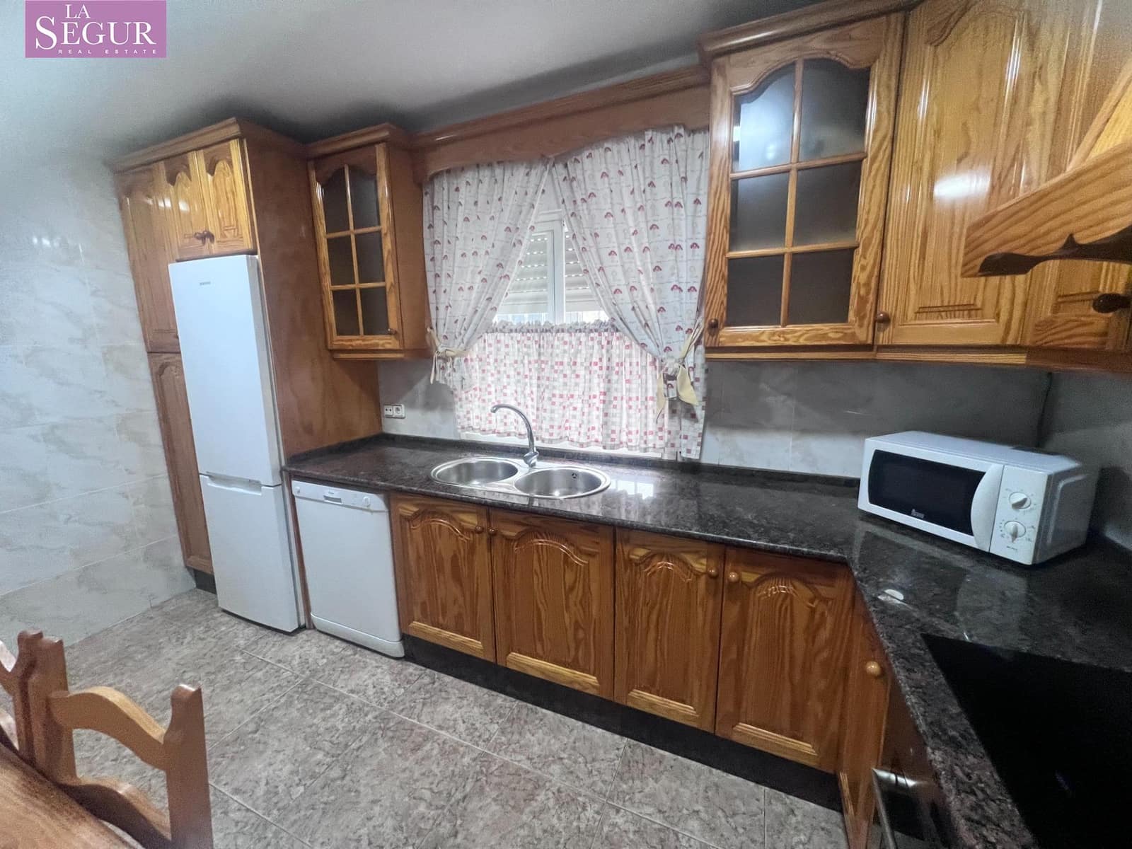 3 makuuhuone Huoneisto myytävänä paikassa Barbate - 220 000 € (Ref: 9359514)