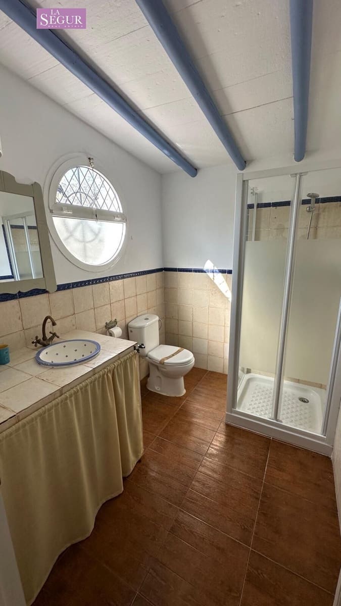 7 bedroom Villa for sale in Chiclana de la Frontera with pool garage - € 787,000 (Ref: 9398447)