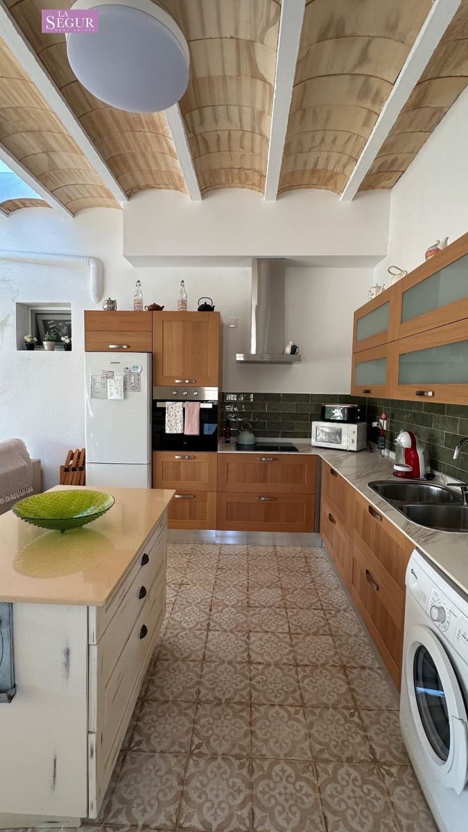 7 bedroom Villa for sale in Chiclana de la Frontera with pool garage - € 787,000 (Ref: 9398447)