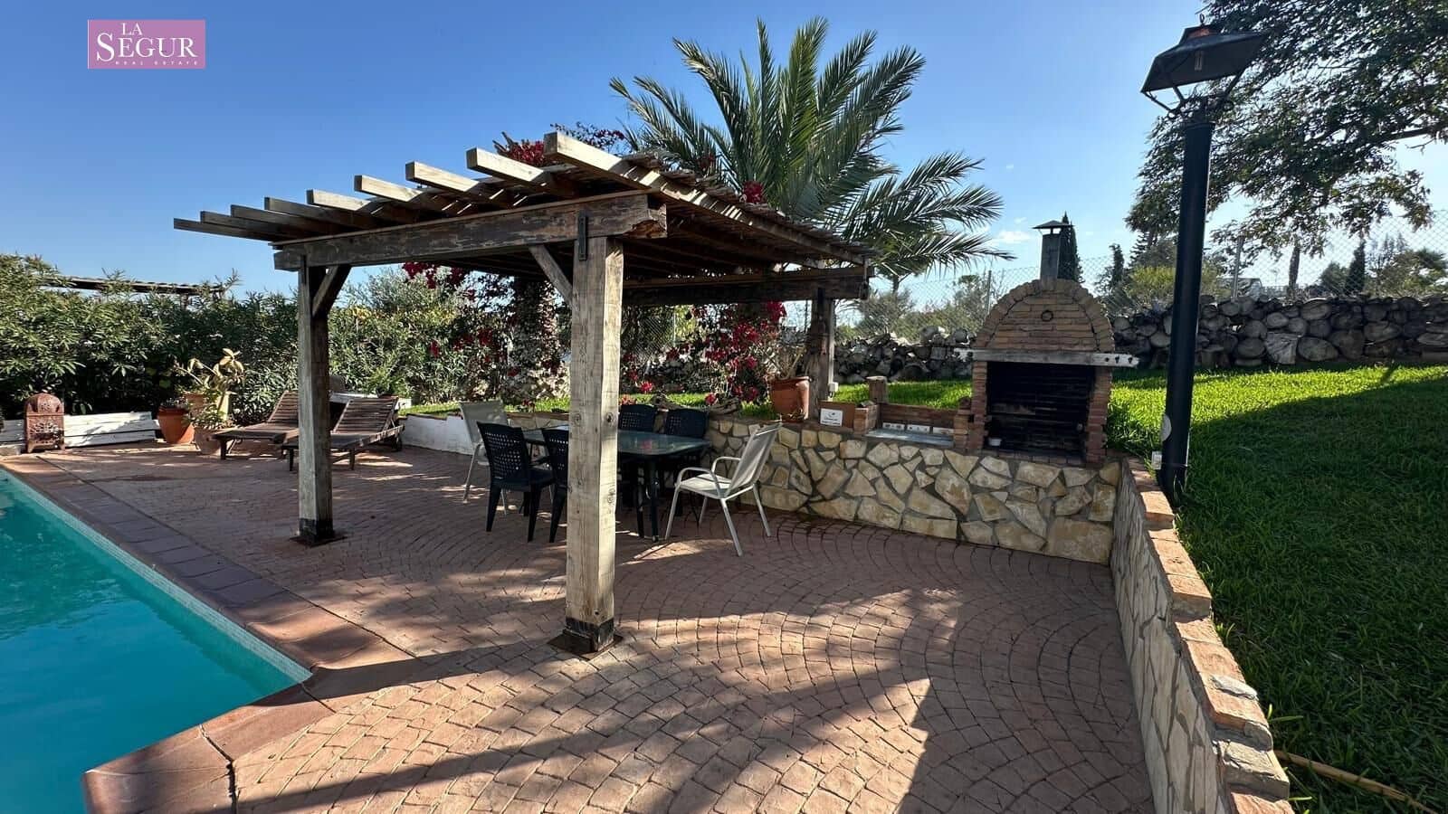 7 bedroom Villa for sale in Chiclana de la Frontera with pool garage - € 787,000 (Ref: 9398447)