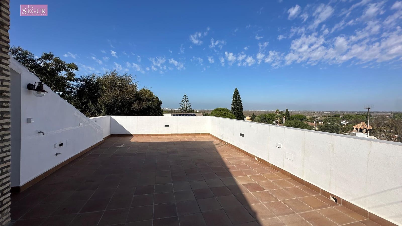 7 bedroom Villa for sale in Chiclana de la Frontera with pool garage - € 787,000 (Ref: 9398447)
