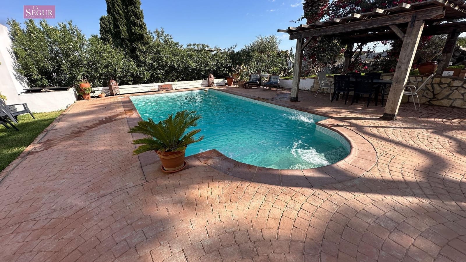 7 bedroom Villa for sale in Chiclana de la Frontera with pool garage - € 787,000 (Ref: 9398447)