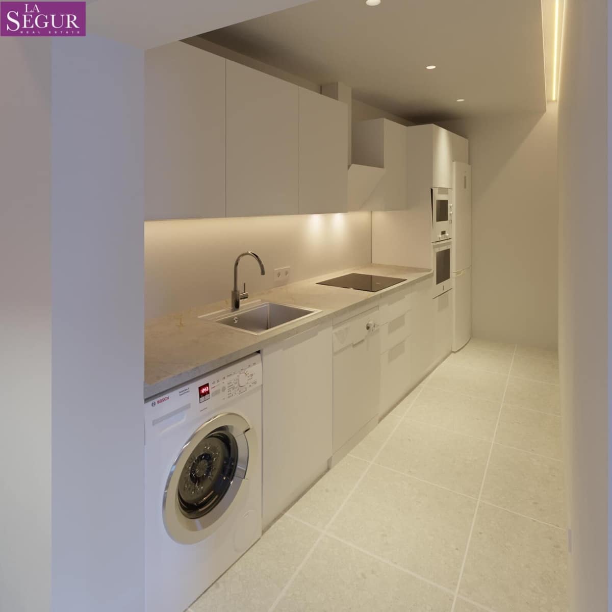 2 slaapkamer Halfvrijstaande villa te koop in Chiclana de la Frontera - € 170.000 (Ref: 9403327)