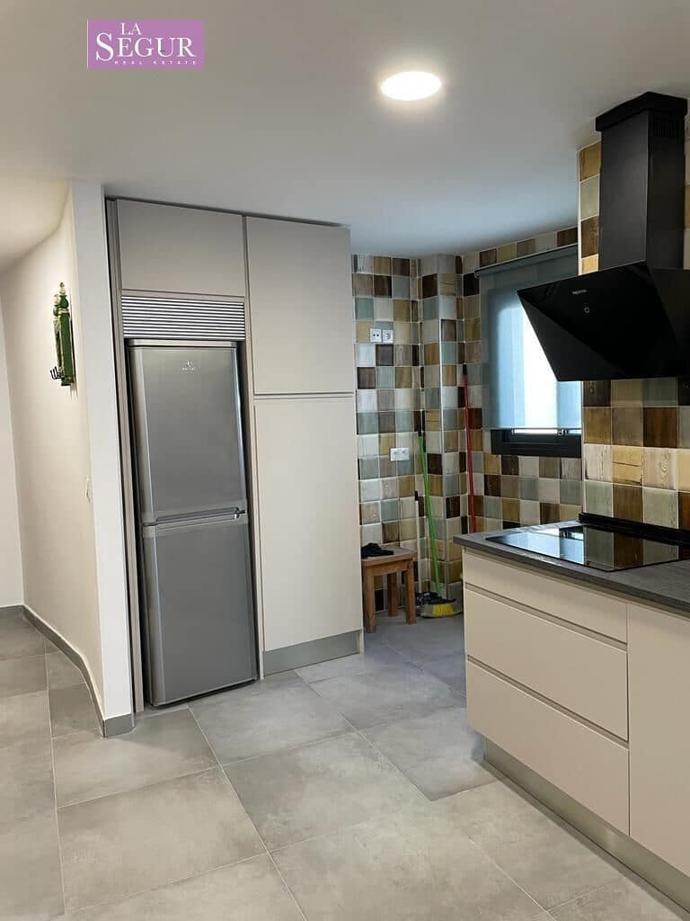 3 bedroom Flat for sale in Medina-Sidonia with garage - € 120,000 (Ref: 9403329)