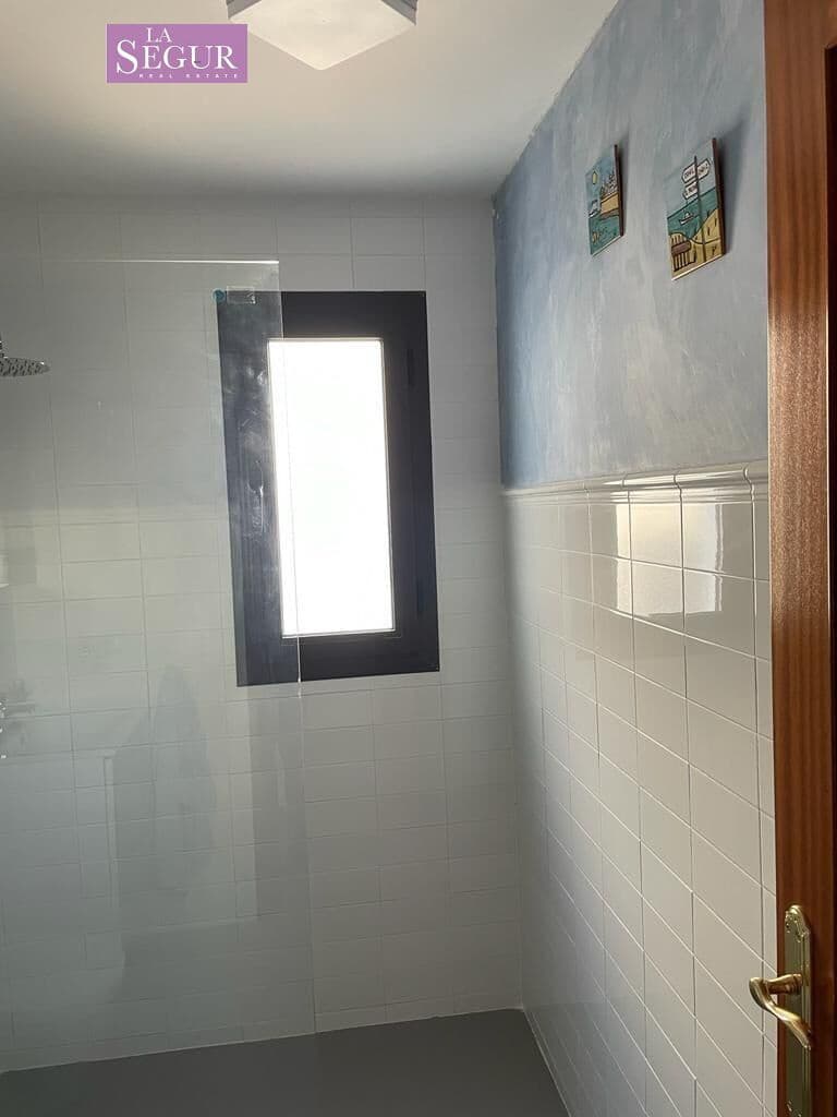 3 bedroom Flat for sale in Medina-Sidonia with garage - € 120,000 (Ref: 9403329)