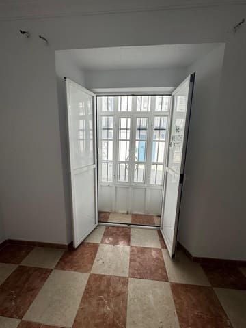 7 soveværelse Byhus til salg i Medina-Sidonia - € 246.000 (Ref: 9404408)