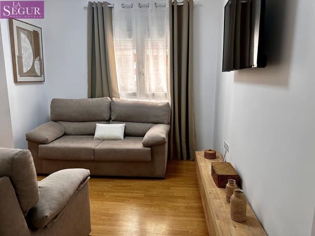 3 bedroom Flat for rent in Cádiz city - € 1,100 (Ref: 9415851)