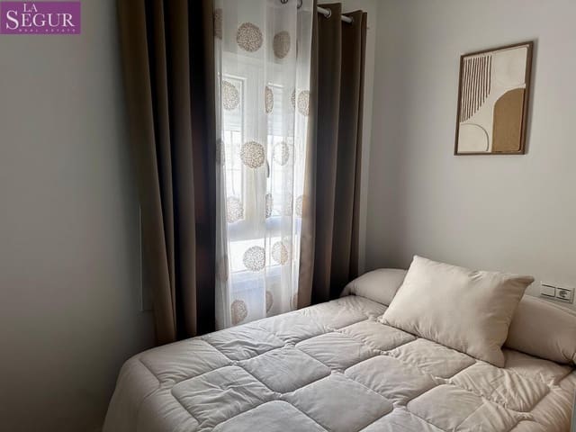 3 bedroom Flat for rent in Cádiz city - € 1,100 (Ref: 9415851)