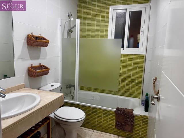 3 bedroom Flat for rent in Cádiz city - € 1,100 (Ref: 9415851)