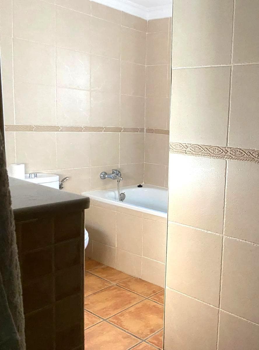 3 bedroom Apartment for sale in Barbate - € 190,000 (Ref: 9419649)