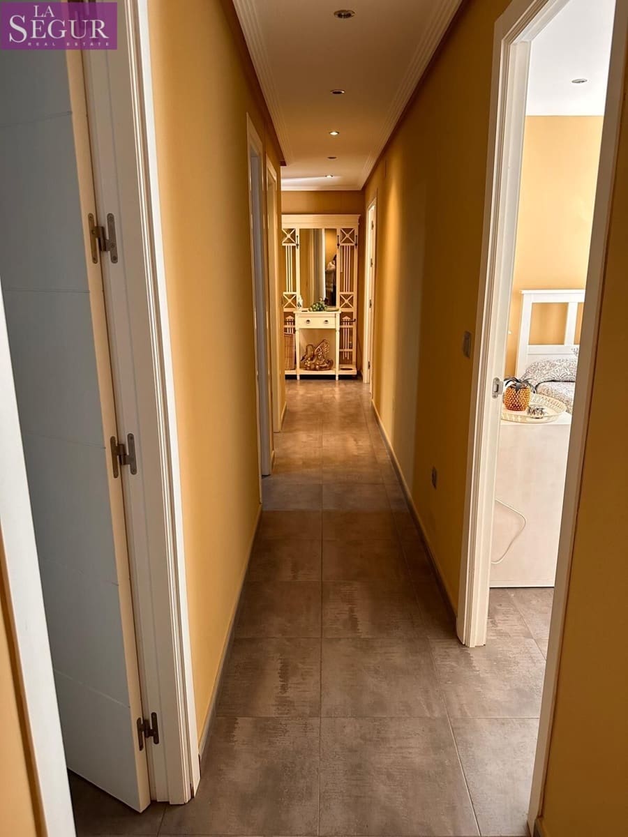 4 bedroom Flat for sale in Cadiz city - € 410,000 (Ref: 9446273)