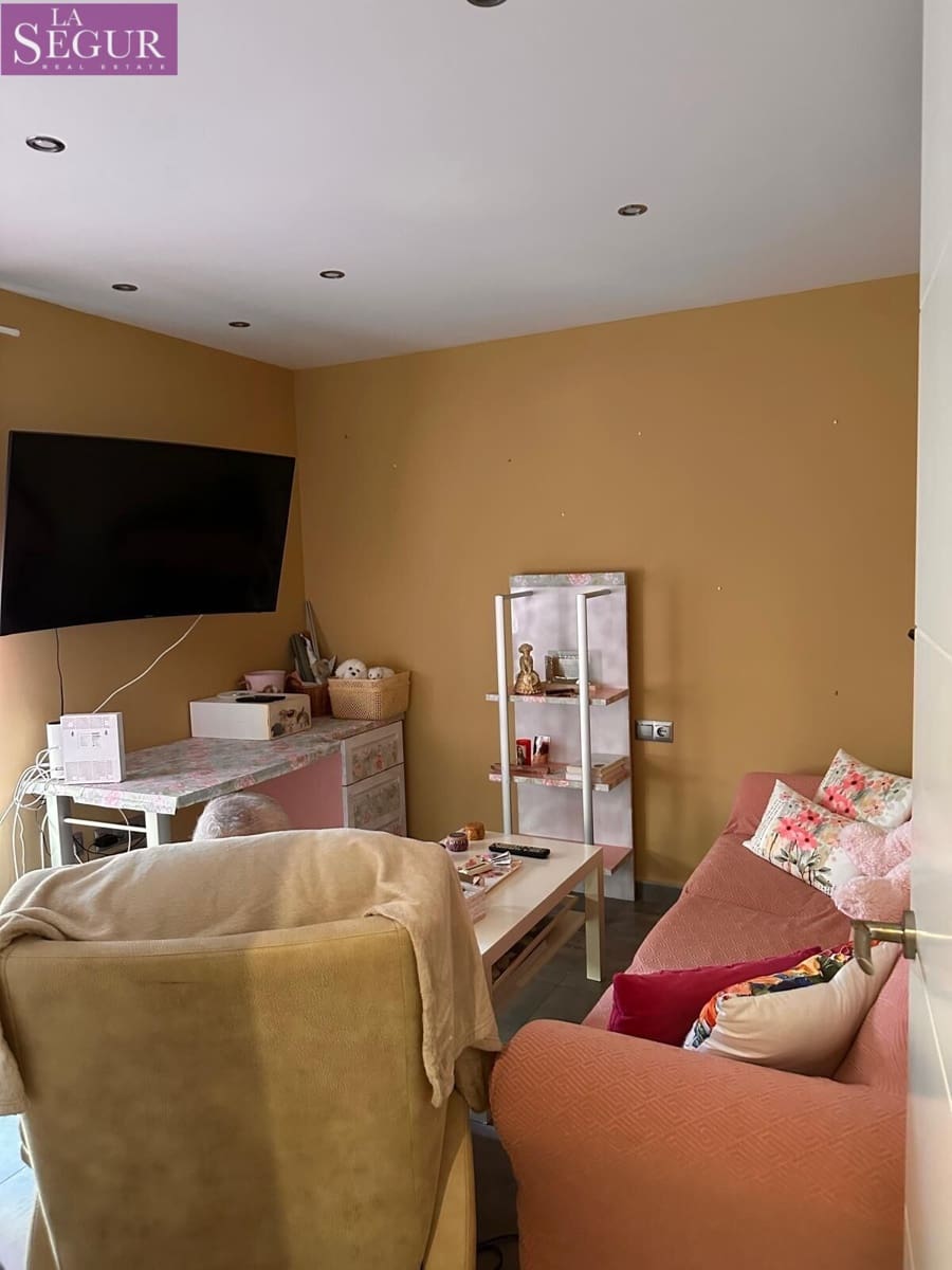 4 bedroom Flat for sale in Cadiz city - € 410,000 (Ref: 9446273)