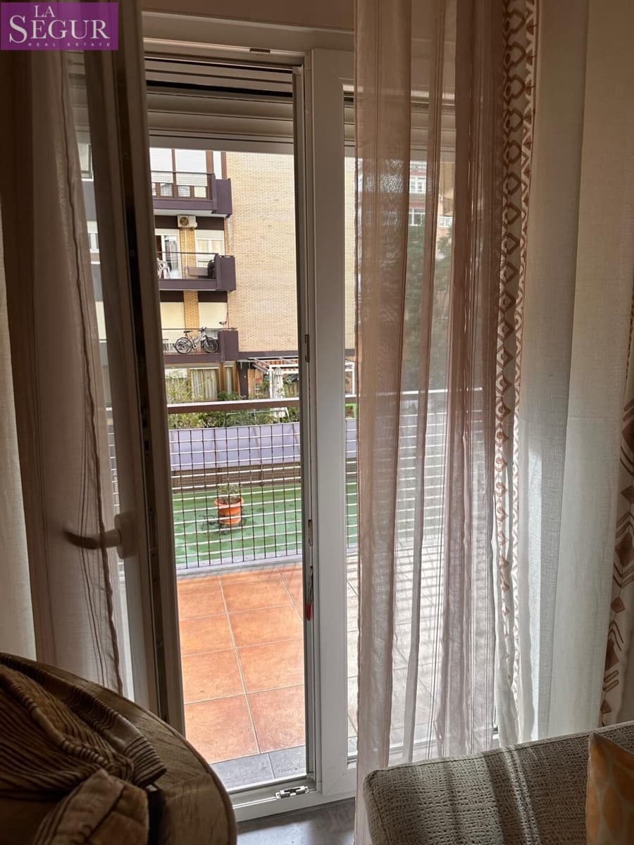 4 bedroom Flat for sale in Cadiz city - € 410,000 (Ref: 9446273)