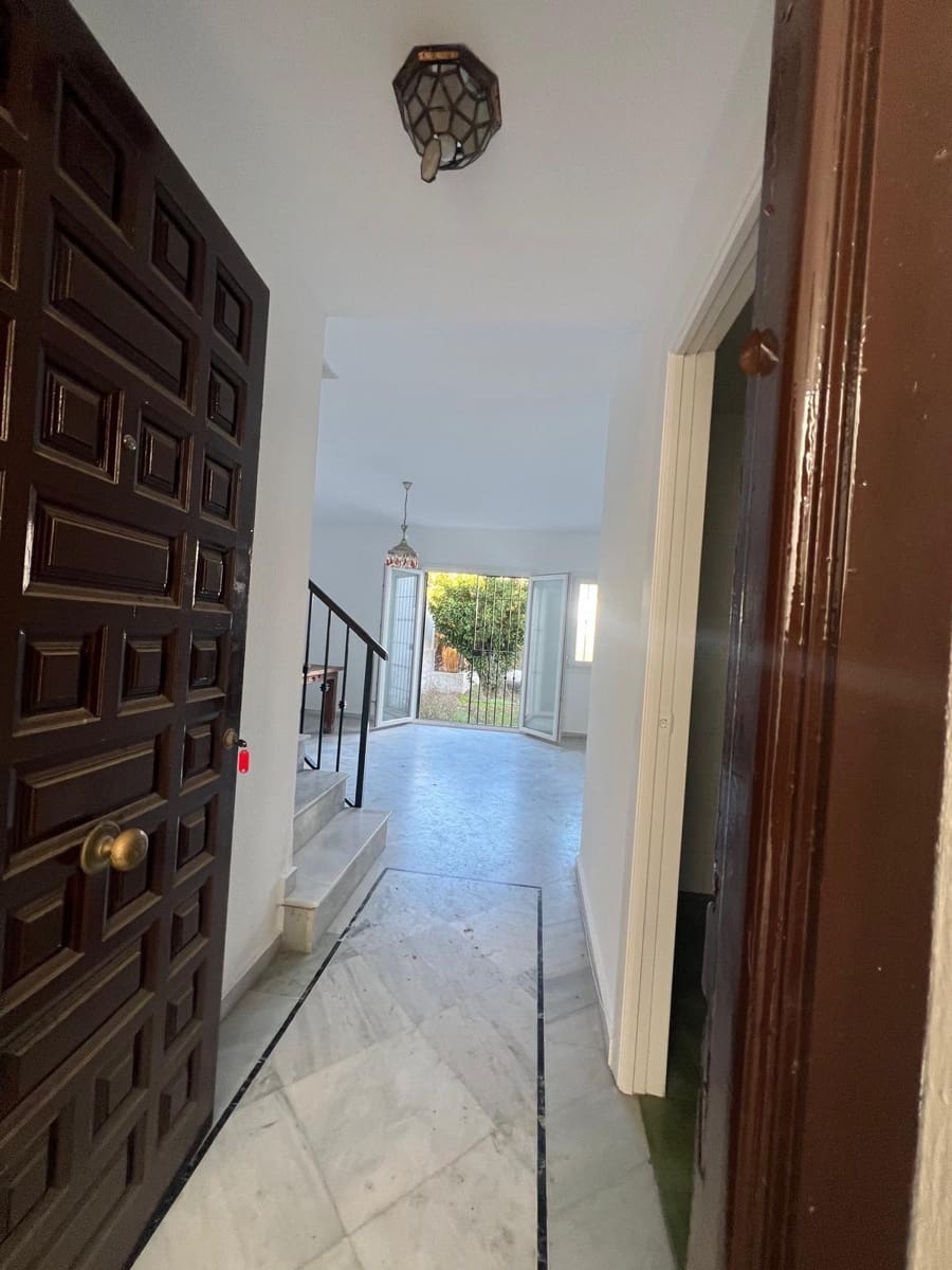 4 bedroom Terraced Villa for sale in Vejer de la Frontera - € 325,000 (Ref: 9450207)