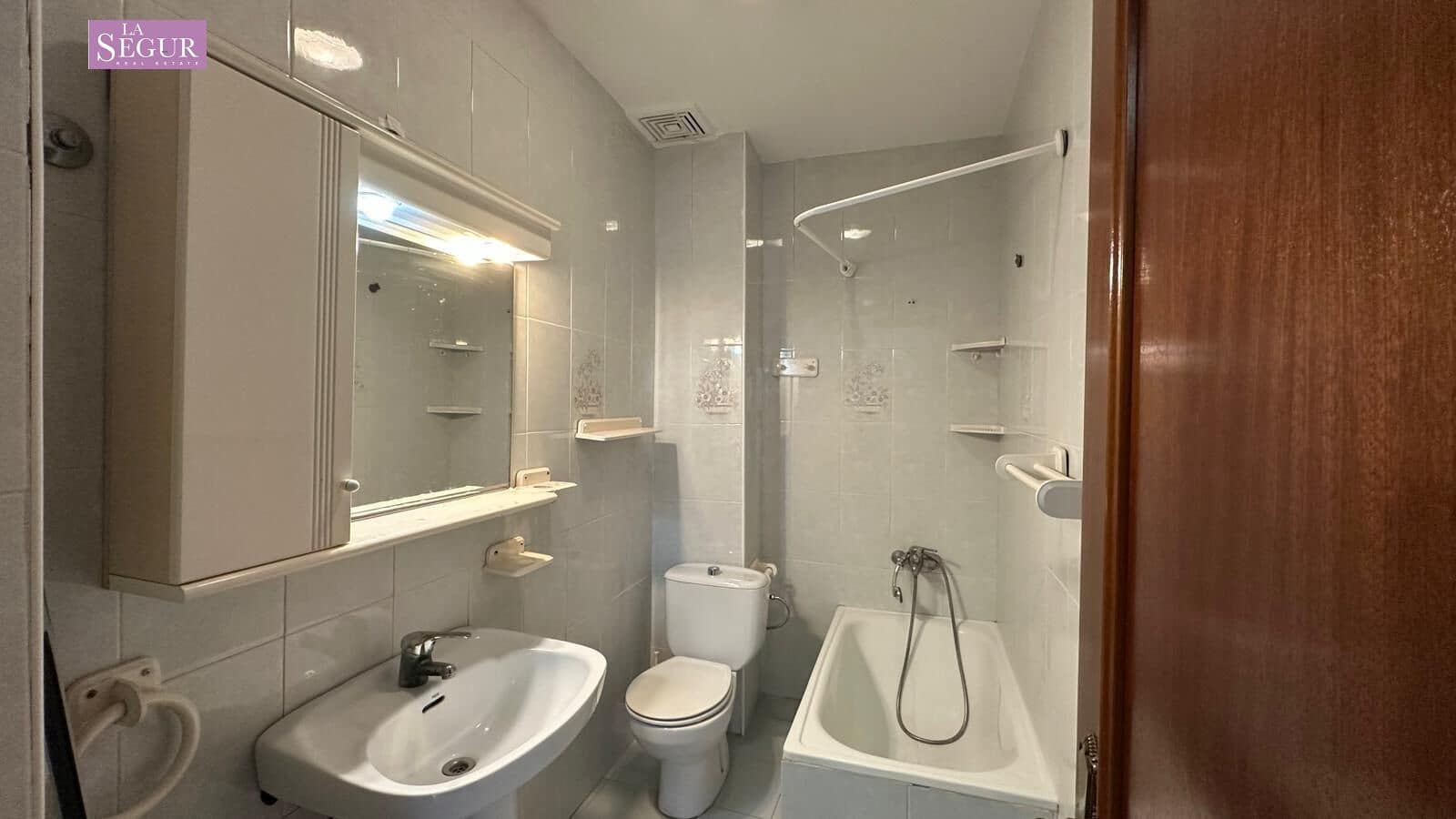 2 slaapkamer Appartement te koop in Conil de la Frontera - € 185.000 (Ref: 9465579)