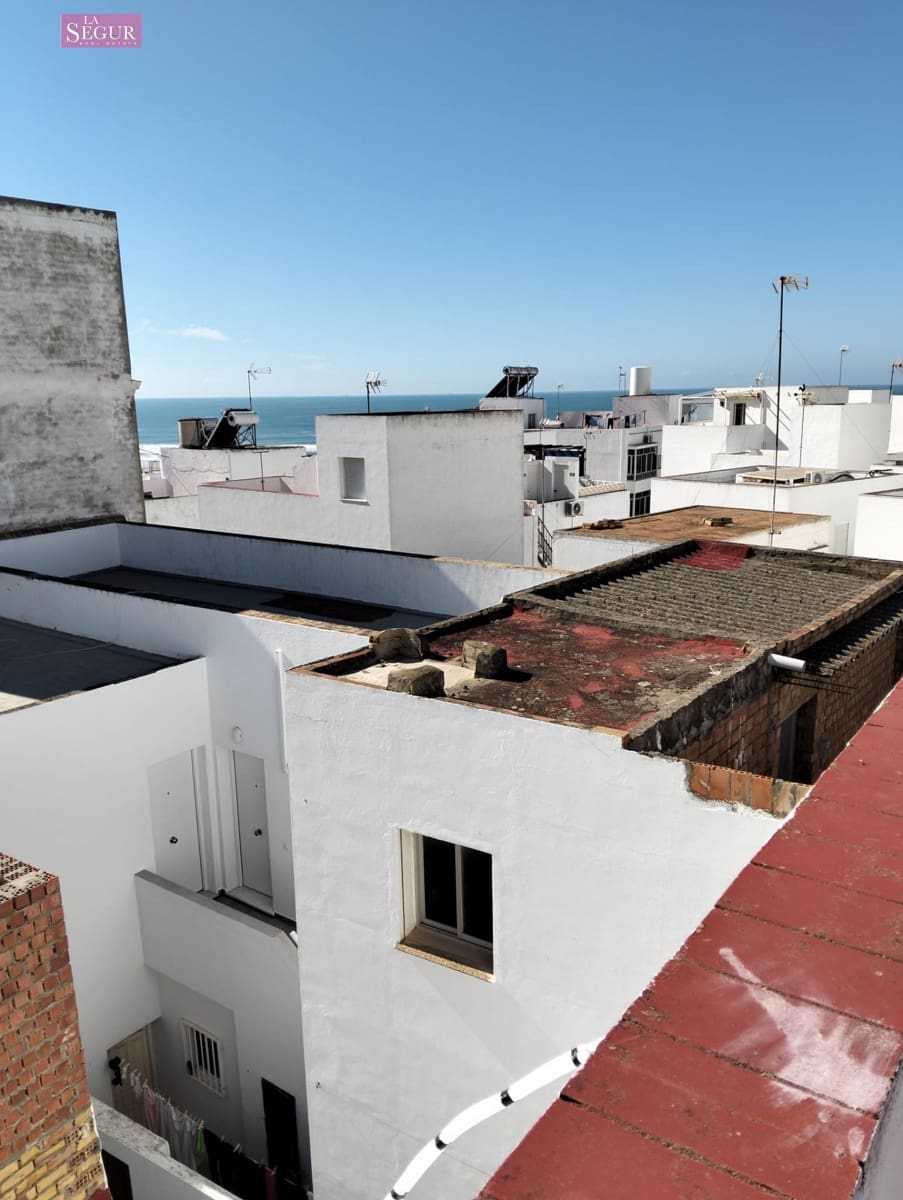 2 bedroom Apartment for sale in Conil de la Frontera - € 246,000 (Ref: 9470659)