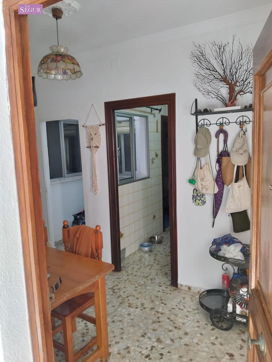 2 bedroom Apartment for sale in Conil de la Frontera - € 246,000 (Ref: 9470659)