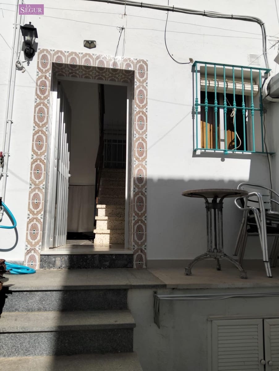 2 bedroom Apartment for sale in Conil de la Frontera - € 246,000 (Ref: 9470659)