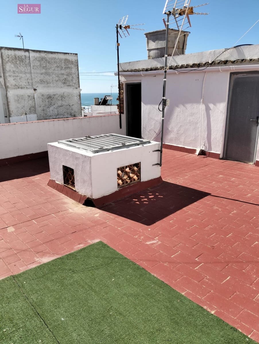 2 bedroom Apartment for sale in Conil de la Frontera - € 246,000 (Ref: 9470659)