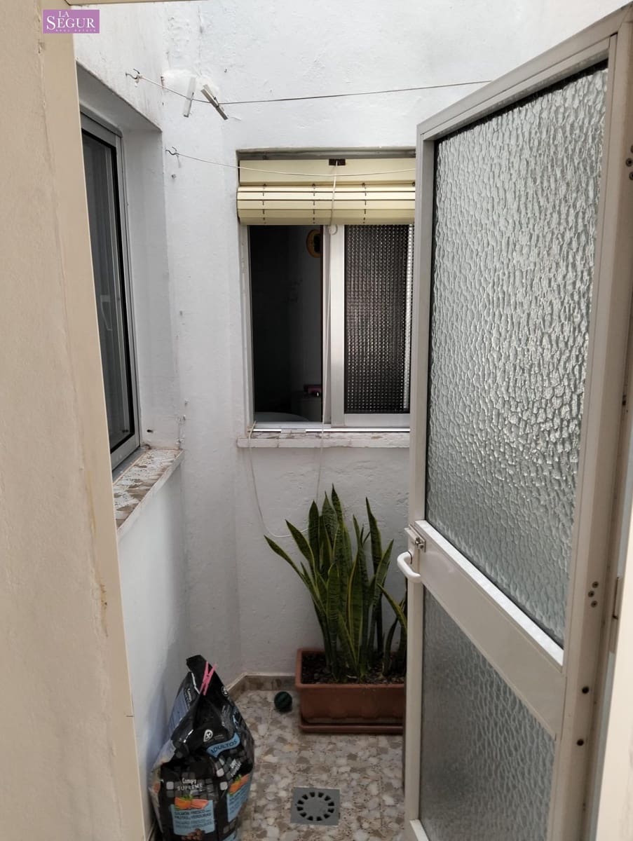 2 bedroom Apartment for sale in Conil de la Frontera - € 246,000 (Ref: 9470659)