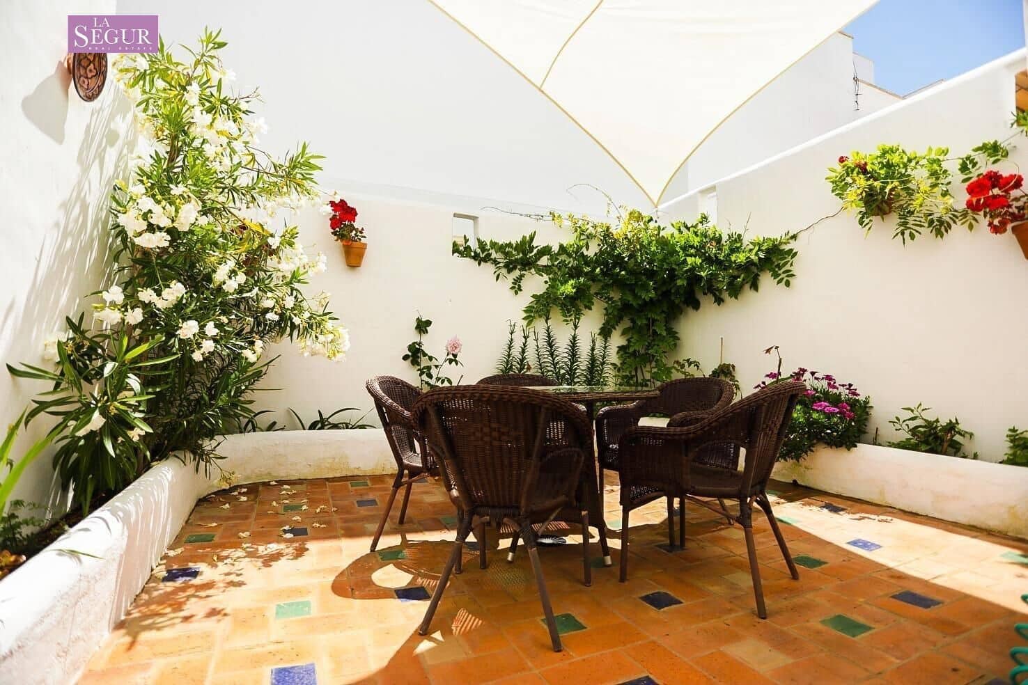 10 makuuhuone Yritys myytävänä paikassa Conil de la Frontera - 2 500 000 € (Ref: 9502212)