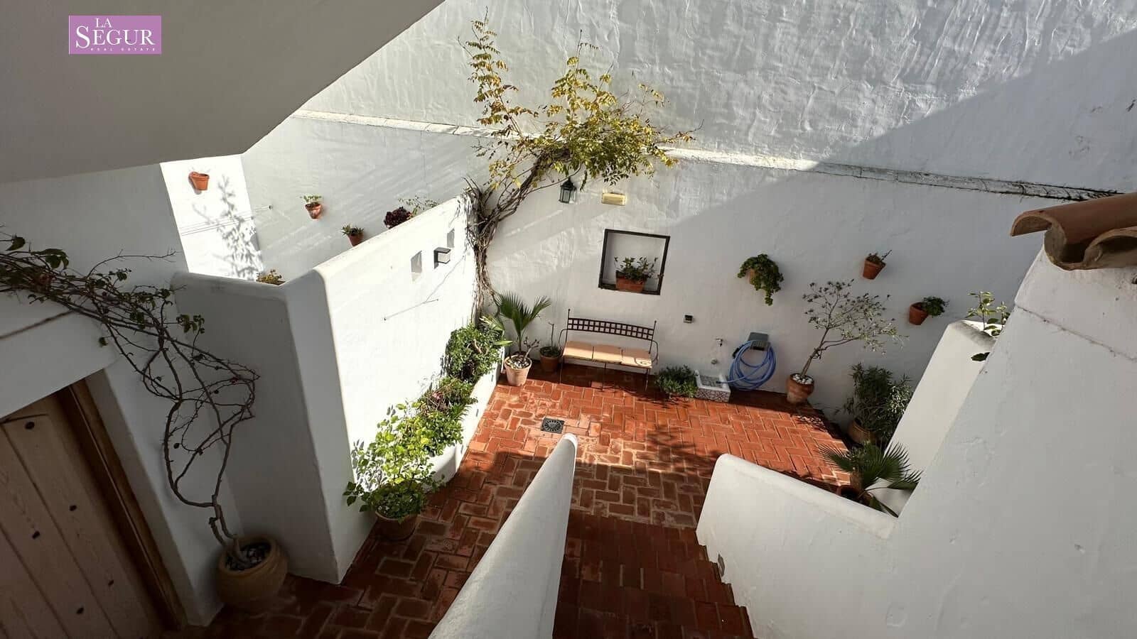 10 makuuhuone Yritys myytävänä paikassa Conil de la Frontera - 2 500 000 € (Ref: 9502212)