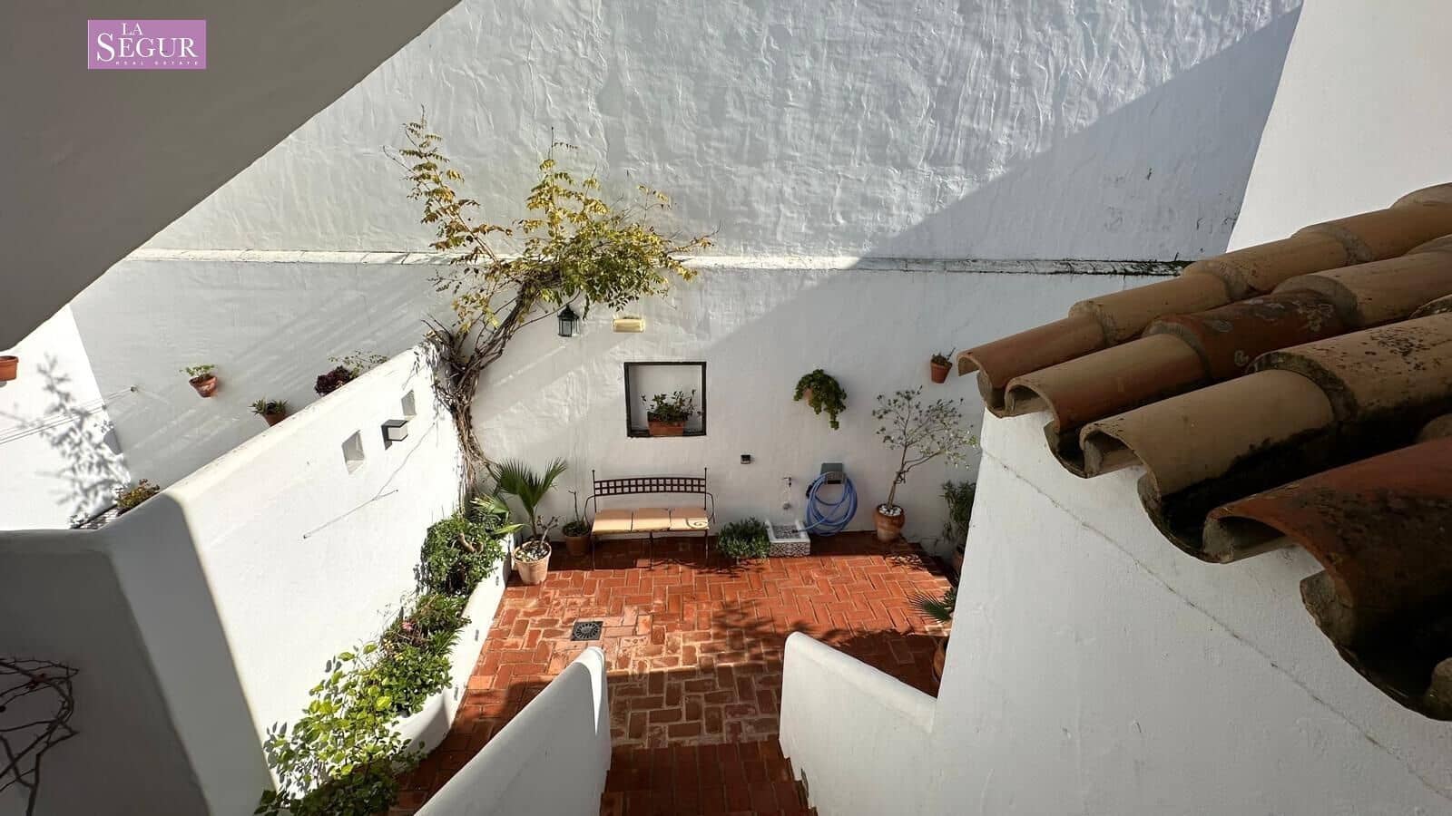 10 makuuhuone Yritys myytävänä paikassa Conil de la Frontera - 2 500 000 € (Ref: 9502212)